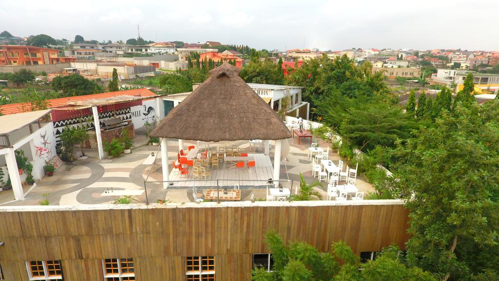 Bushman Cafe Hotel Abidjan Exterior photo